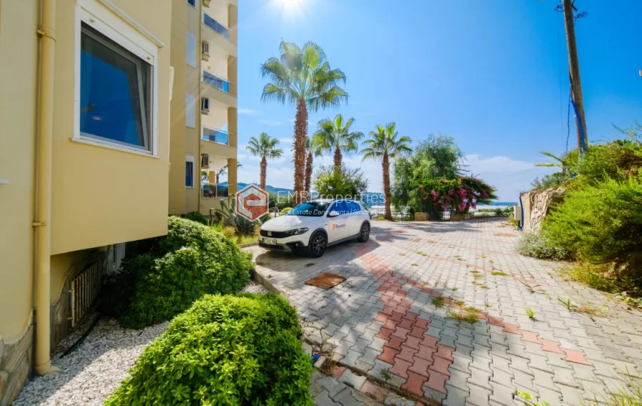 Spacious 2-Bedroom Apartment with Tranquil Atmosphere Near the Sea