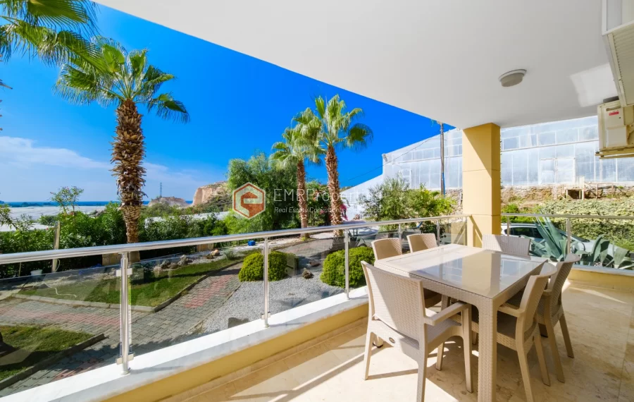 Spacious 2-Bedroom Apartment with Tranquil Atmosphere Near the Sea