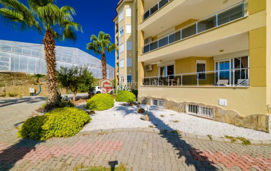 Spacious 2-Bedroom Apartment with Tranquil Atmosphere Near the Sea