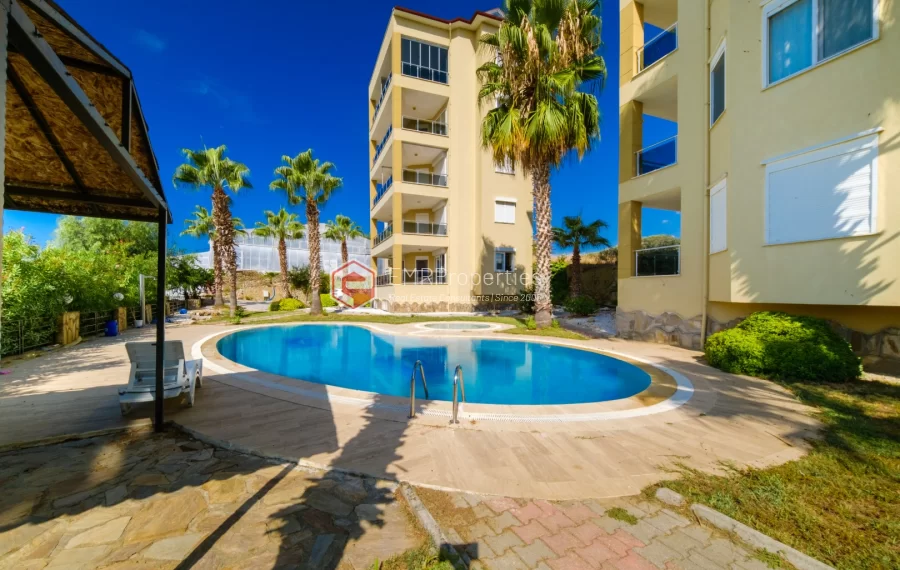 Spacious 2-Bedroom Apartment with Tranquil Atmosphere Near the Sea