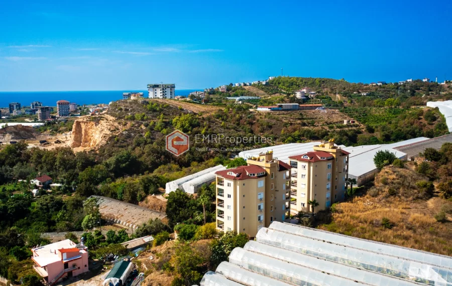 Spacious 2-Bedroom Apartment with Tranquil Atmosphere Near the Sea