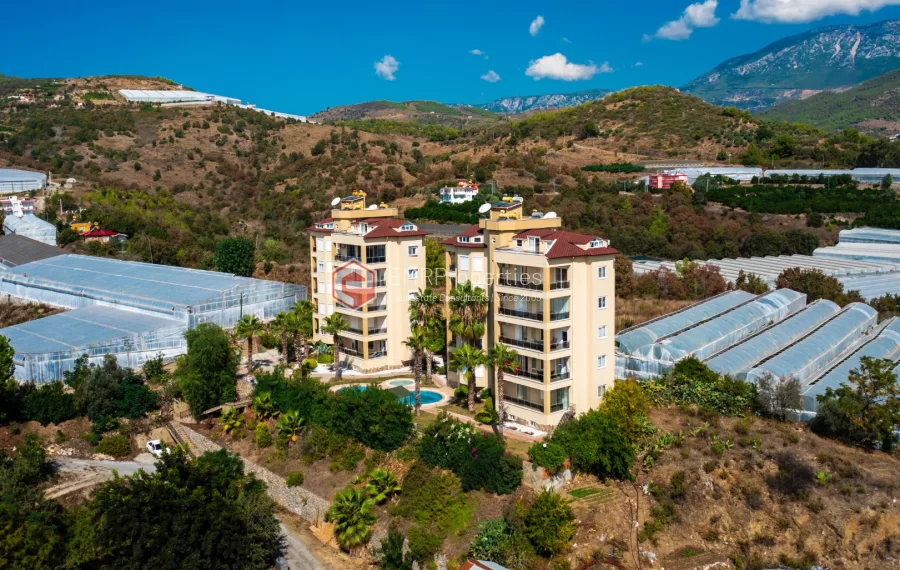 Spacious 2-Bedroom Apartment with Tranquil Atmosphere Near the Sea