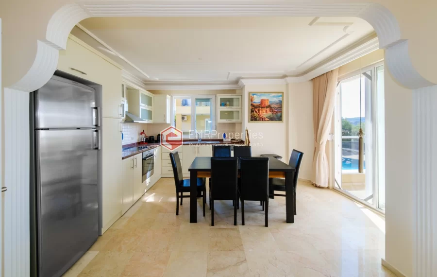 Spacious 2-Bedroom Apartment with Tranquil Atmosphere Near the Sea