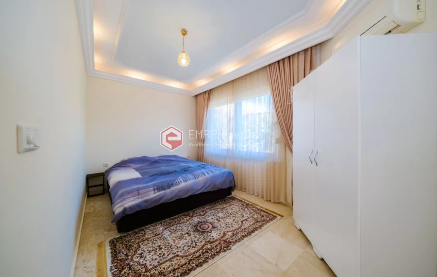 Spacious 2-Bedroom Apartment with Tranquil Atmosphere Near the Sea