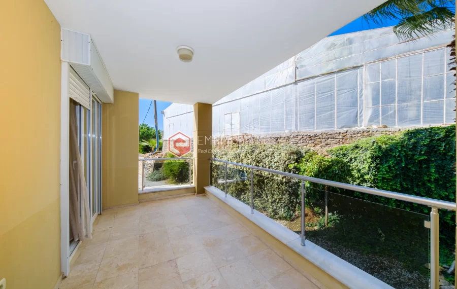 Spacious 2-Bedroom Apartment with Tranquil Atmosphere Near the Sea