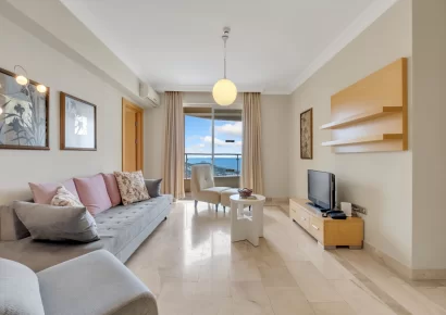 Gold City - Luxury 2 Bedrooms Apartment with Pool View in Kargıcak