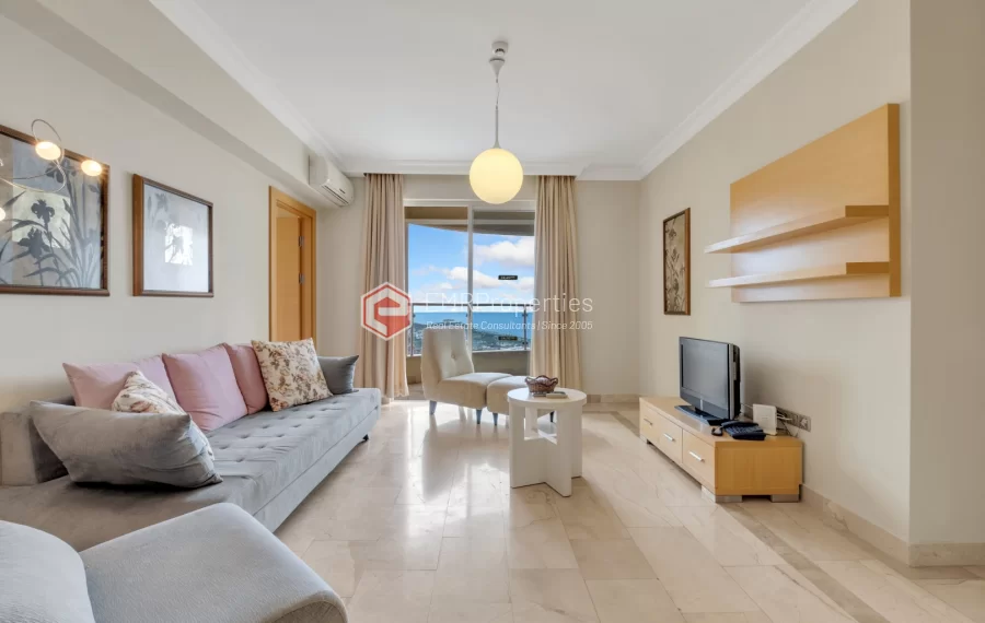 Gold City - Luxury 2 Bedrooms Apartment with Pool View in Kargıcak