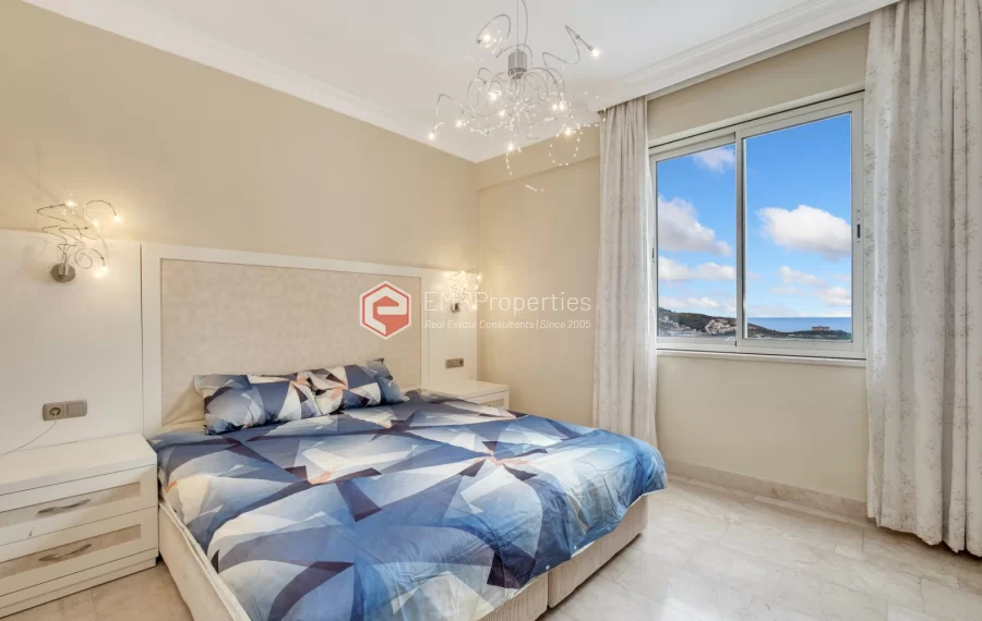 Gold City - Luxury 2 Bedrooms Apartment with Pool View in Kargıcak