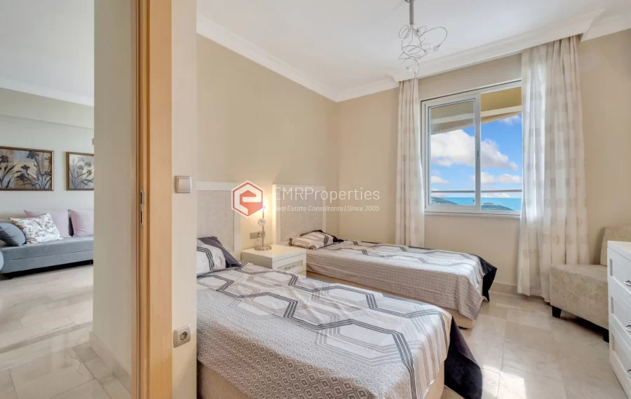 Gold City - Luxury 2 Bedrooms Apartment with Pool View in Kargıcak