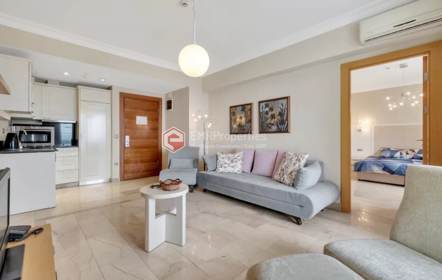 Gold City - Luxury 2 Bedrooms Apartment with Pool View in Kargıcak