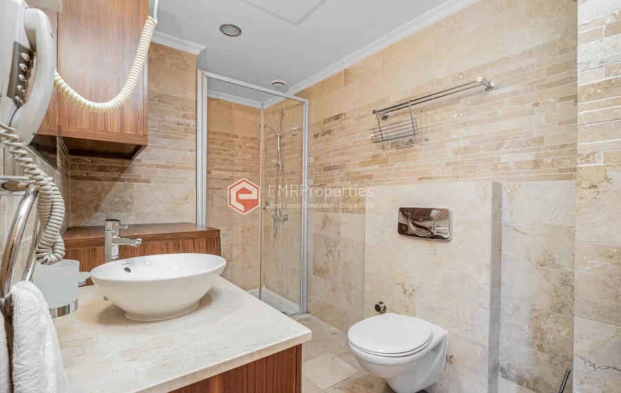 Gold City - Luxury 2 Bedrooms Apartment with Pool View in Kargıcak