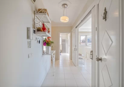 Hillside Residence - Luxurious 2 Bedroom Apartment with Sea View Mountain View and Castle View