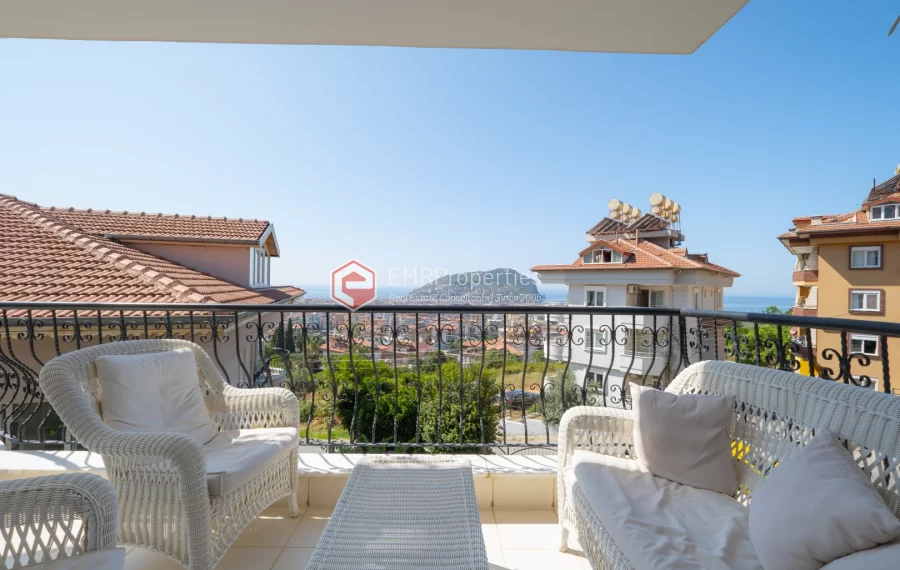 Hillside Residence - Luxurious 2 Bedroom Apartment with Sea View Mountain View and Castle View