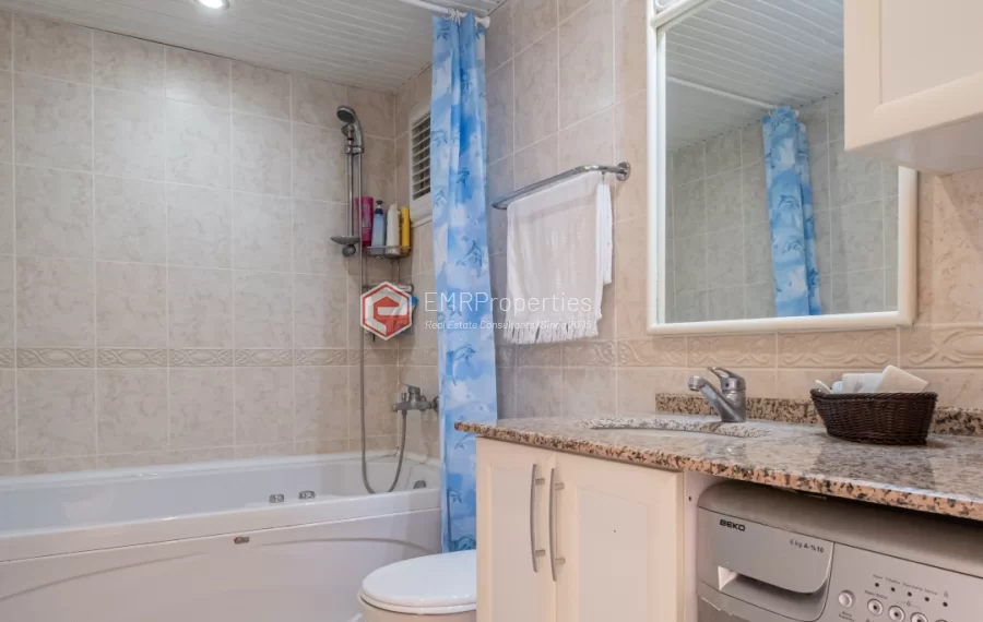 Hillside Residence - Luxurious 2 Bedroom Apartment with Sea View Mountain View and Castle View