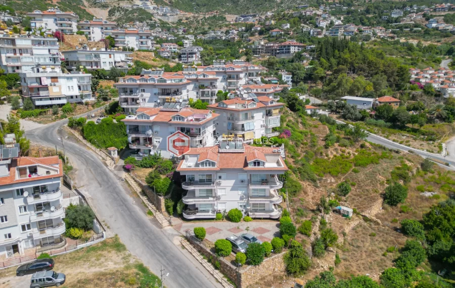 Hillside Residence - Luxurious 2 Bedroom Apartment with Sea View Mountain View and Castle View