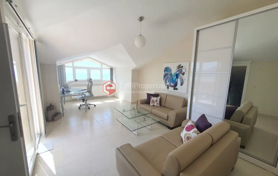 Просторная квартира с видом на озеро в Демирташ Аланья