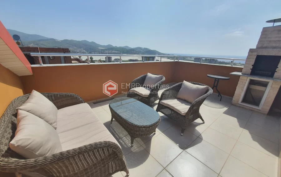 Просторная квартира с видом на озеро в Демирташ Аланья