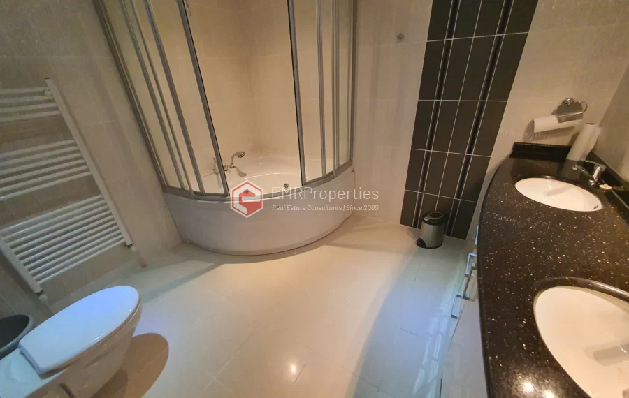 Просторная квартира с видом на озеро в Демирташ Аланья