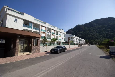Maisonette Wohnung mit Blick auf die Natur zum Verkauf im Zentrum von Antalya