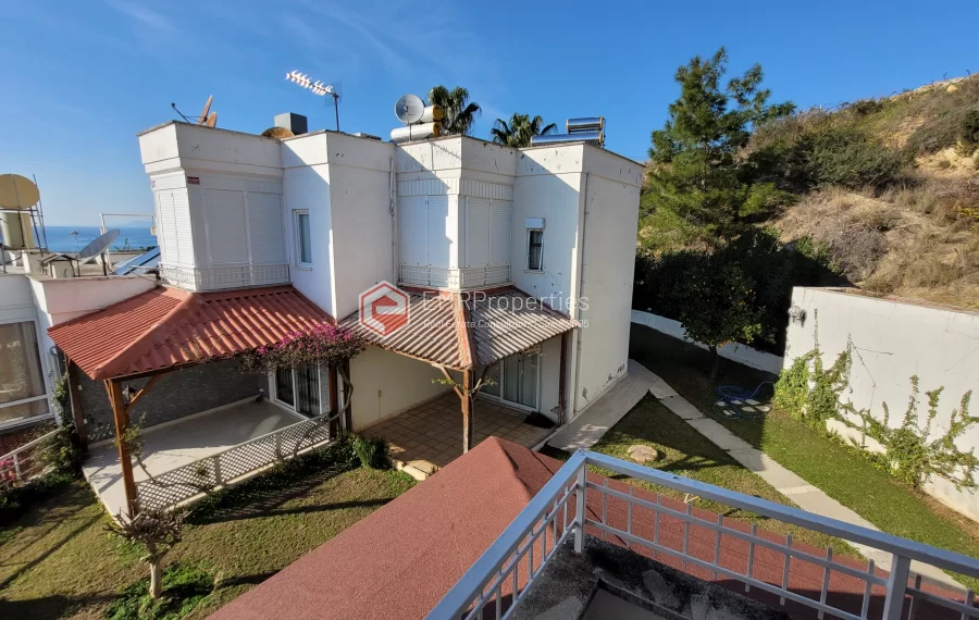 For sale Seaside Villa in Alanya Demirtas
