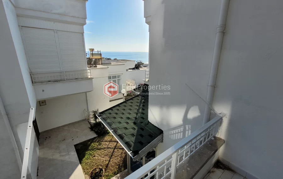 For sale Seaside Villa in Alanya Demirtas