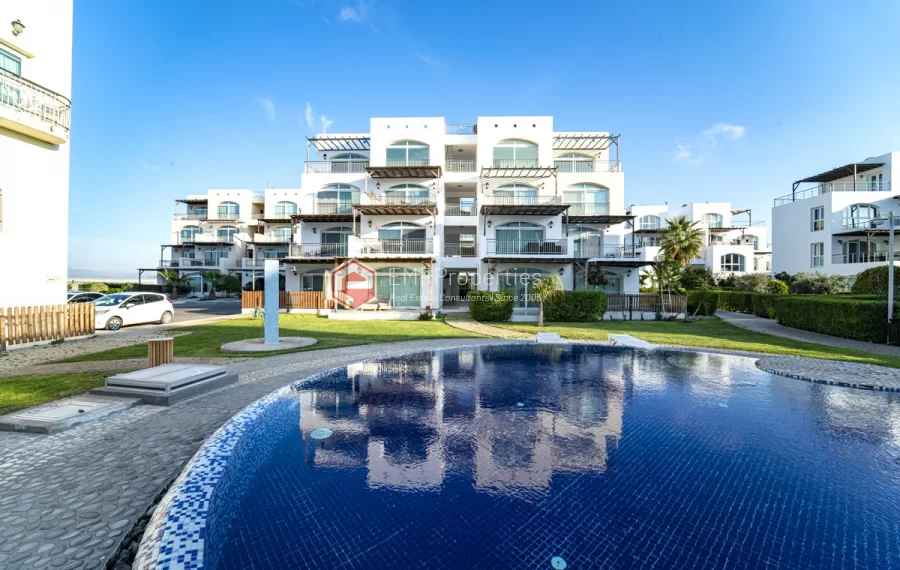 Exclusive project with full facilities in the beachfront of Cyprus