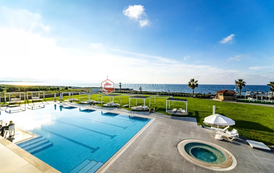 Exclusive project with full facilities in the beachfront of Cyprus