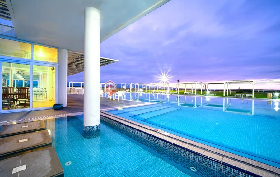 Exclusive project with full facilities in the beachfront of Cyprus