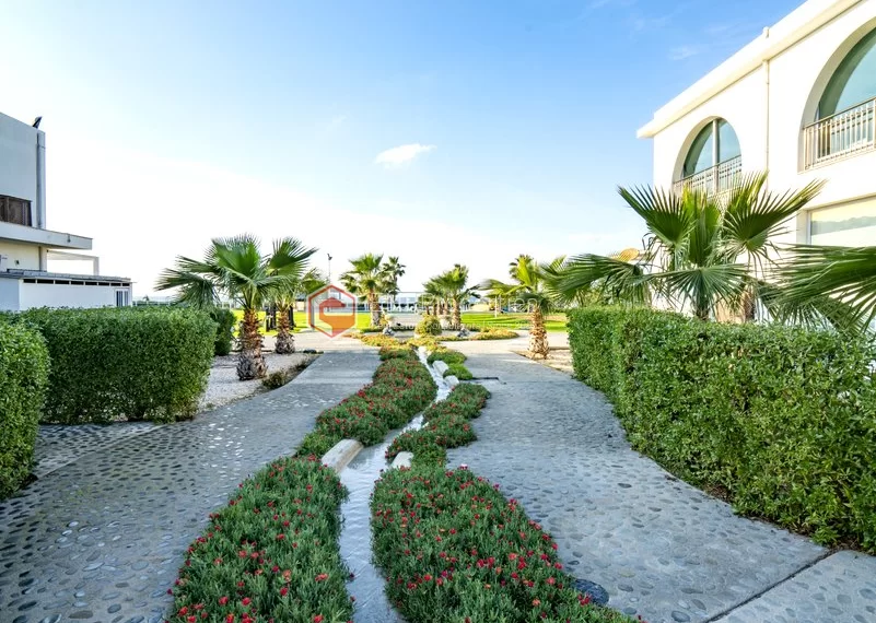 Exclusive project with full facilities in the beachfront of Cyprus