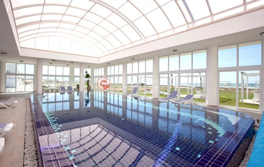 Exclusive project with full facilities in the beachfront of Cyprus
