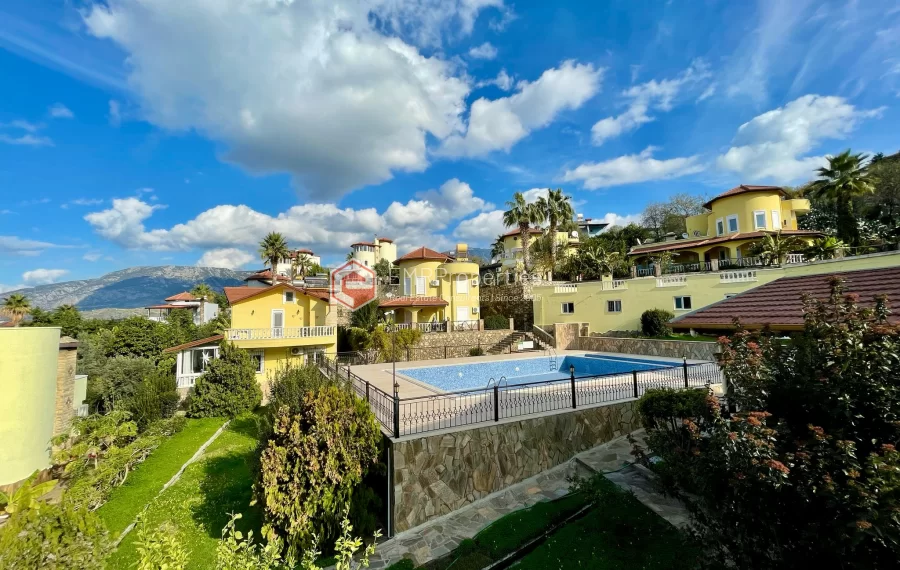 Просторная квартира с видом на бассейн в Каргыджак, Аланья