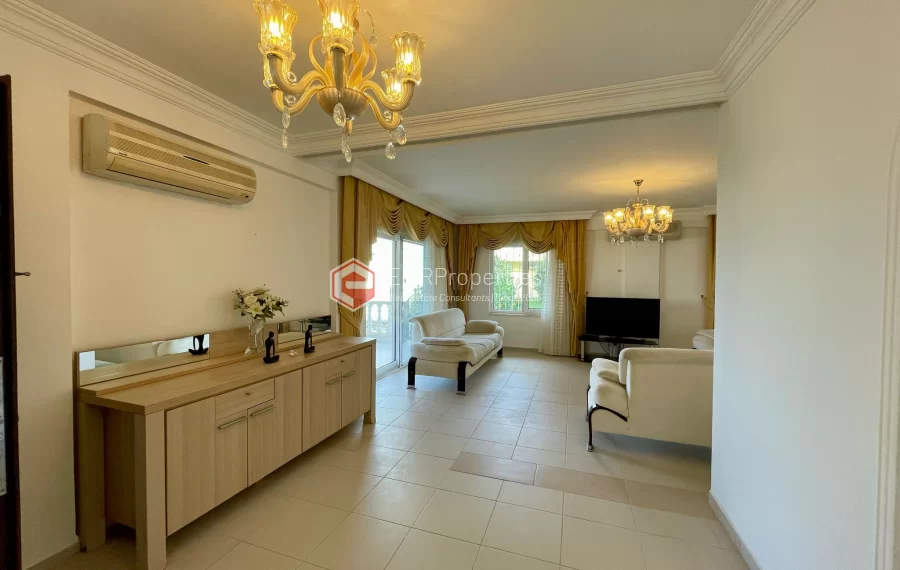 Просторная квартира с видом на бассейн в Каргыджак, Аланья