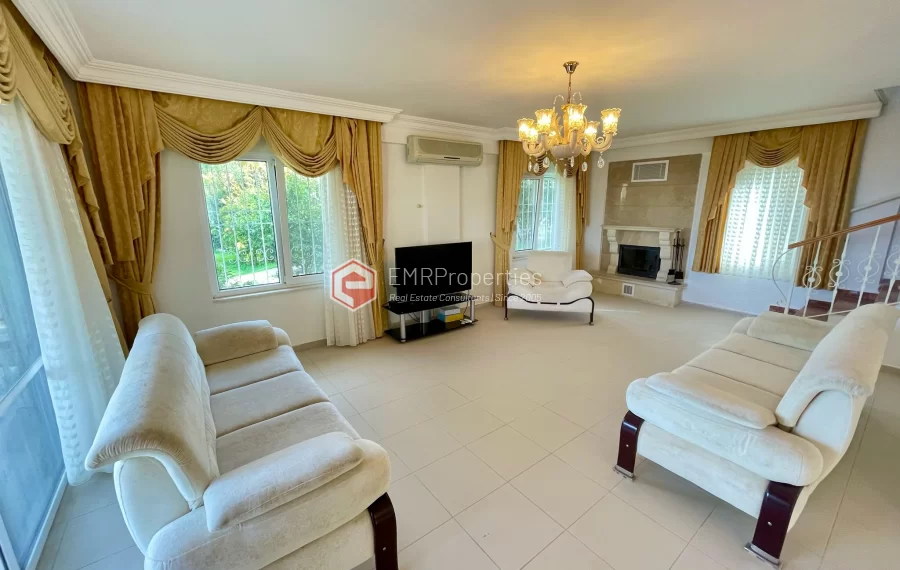 Просторная квартира с видом на бассейн в Каргыджак, Аланья