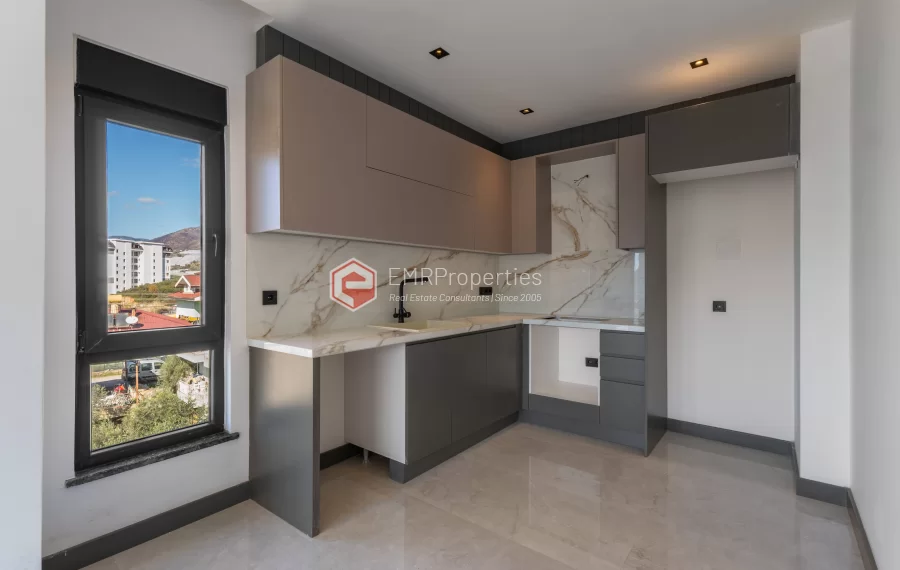 Prostran i svijetao dupleks stan sa pogledom na prirodu u Demirtašu