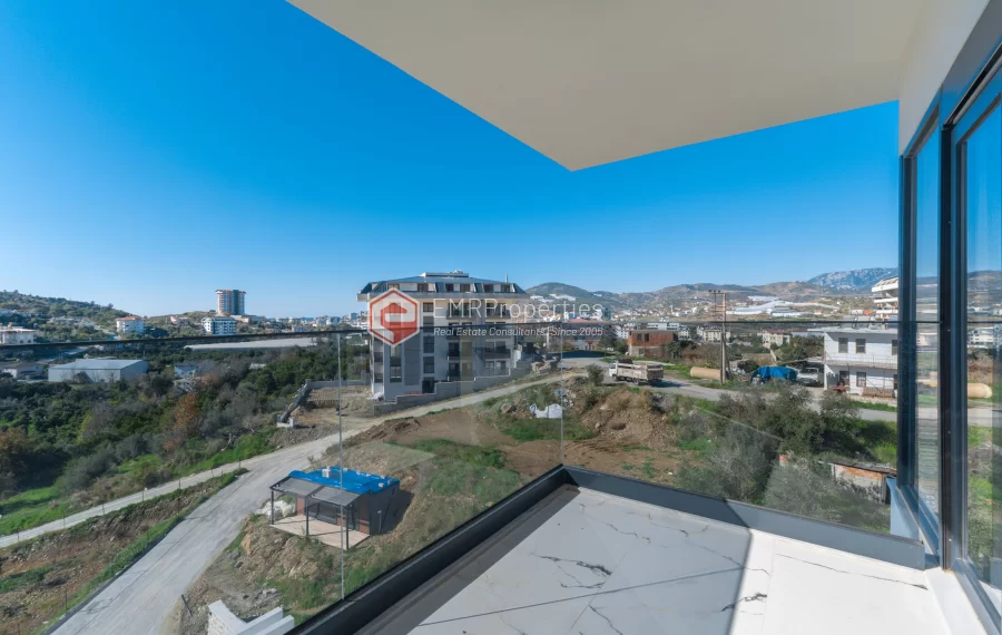 Prostran i svijetao dupleks stan sa pogledom na prirodu u Demirtašu