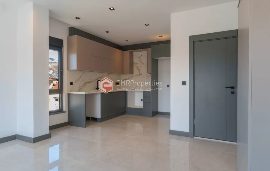 Prostran i svijetao dupleks stan sa pogledom na prirodu u Demirtašu