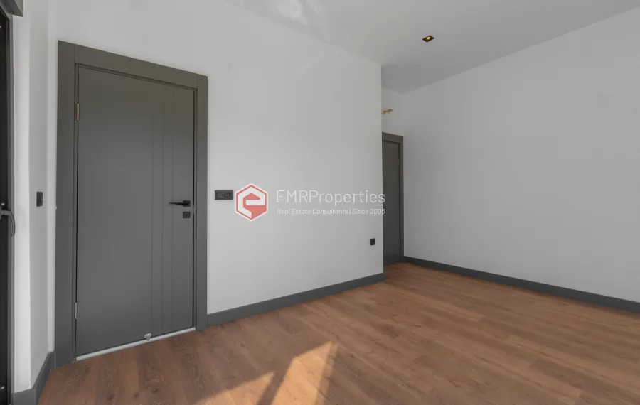 Prostran i svijetao dupleks stan sa pogledom na prirodu u Demirtašu