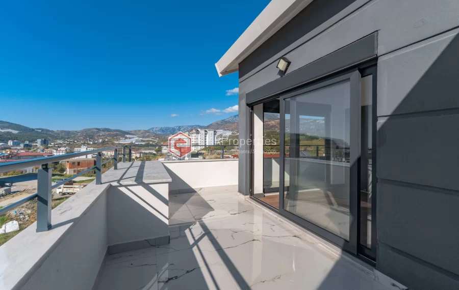 Prostran i svijetao dupleks stan sa pogledom na prirodu u Demirtašu