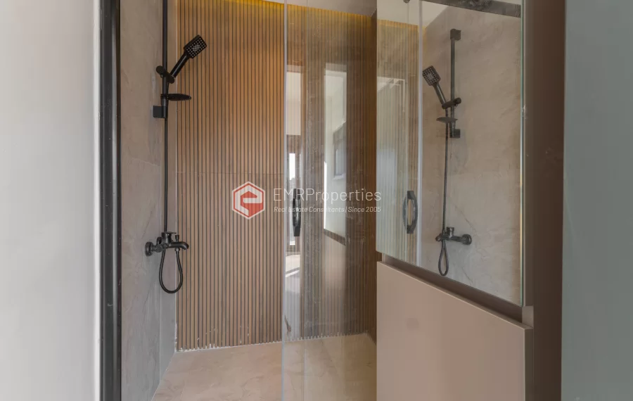 Prostran i svijetao dupleks stan sa pogledom na prirodu u Demirtašu