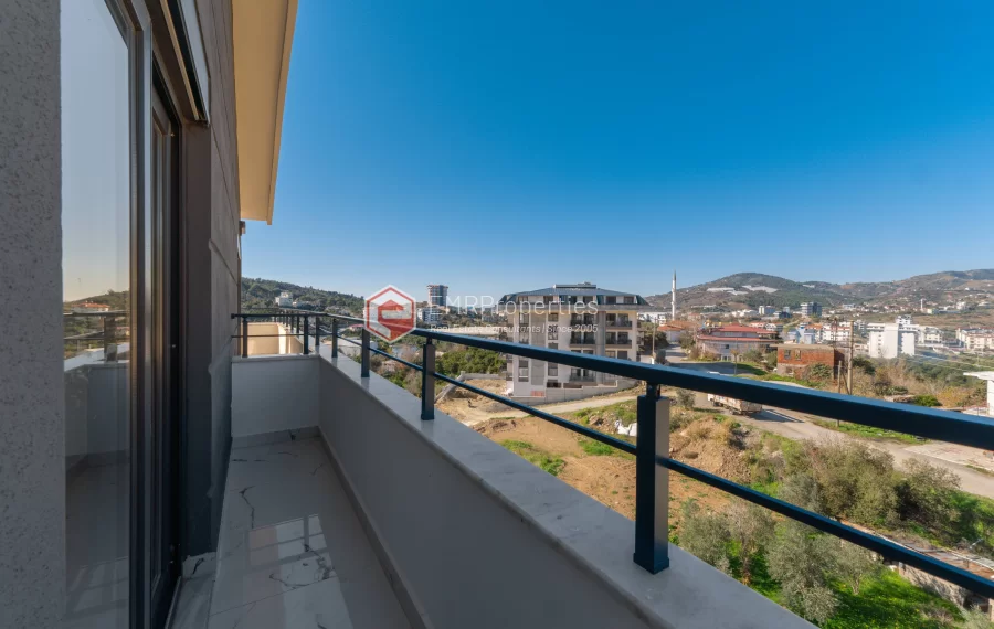 Prostran i svijetao dupleks stan sa pogledom na prirodu u Demirtašu