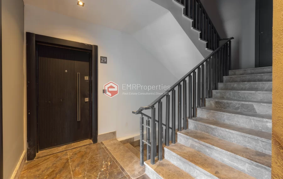 Prostran i svijetao dupleks stan sa pogledom na prirodu u Demirtašu