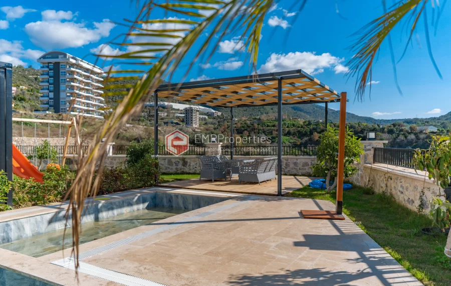 Prostran i svijetao dupleks stan sa pogledom na prirodu u Demirtašu