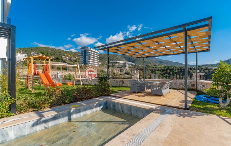 Prostran i svijetao dupleks stan sa pogledom na prirodu u Demirtašu