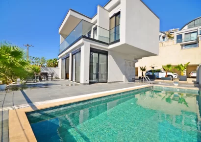 Exklusive 4-Zimmer-Villa mit Meerblick in Alanya-Kargicak