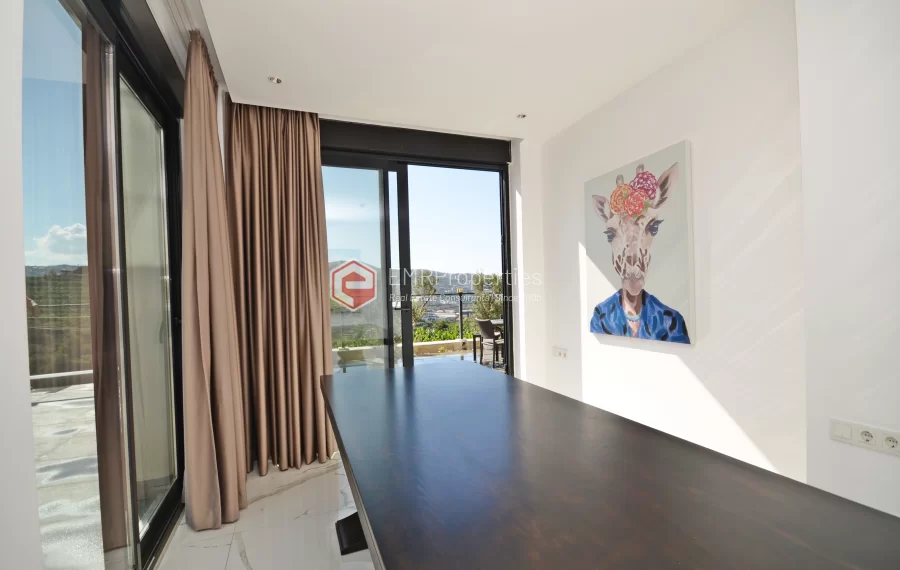 Ekskluzivna četverosobna vila s pogledom na more u Alanya-Kargicaku