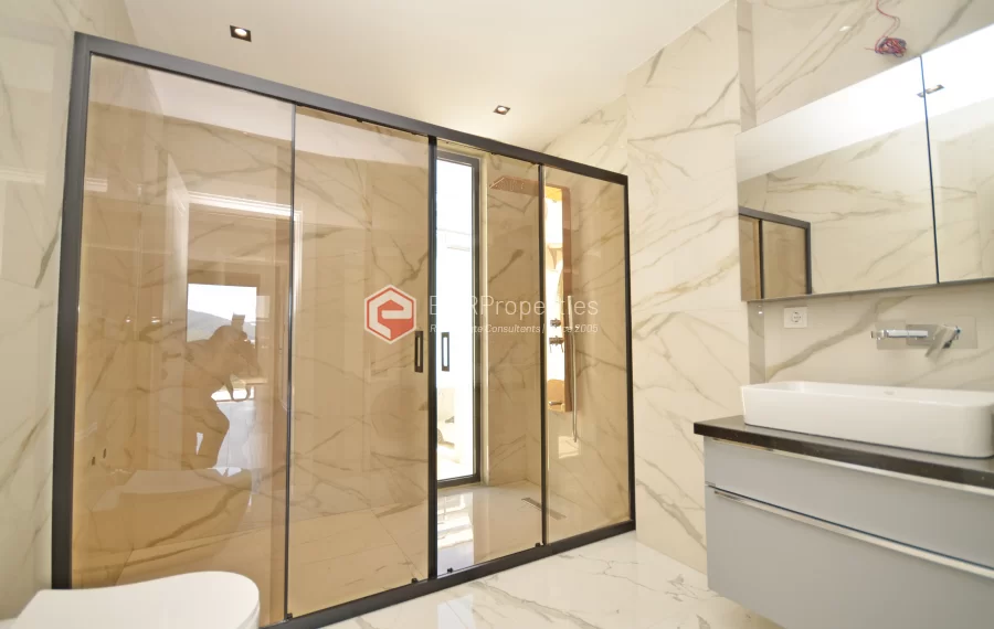 Ekskluzivna četverosobna vila s pogledom na more u Alanya-Kargicaku