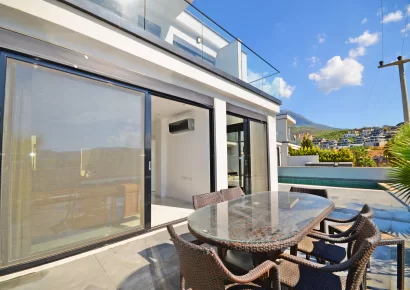 Exklusive 4-Zimmer-Villa mit Meerblick in Alanya-Kargicak