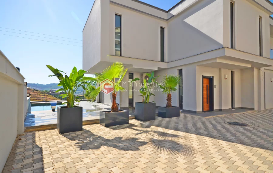 Ekskluzivna četverosobna vila s pogledom na more u Alanya-Kargicaku