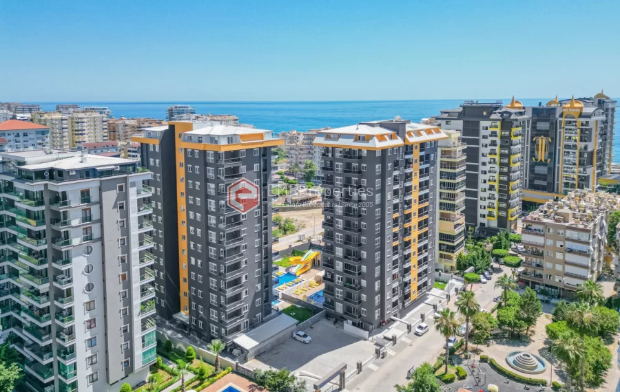 Comfortable Living in the Heart of Mahmutlar, Just Steps from the Sea