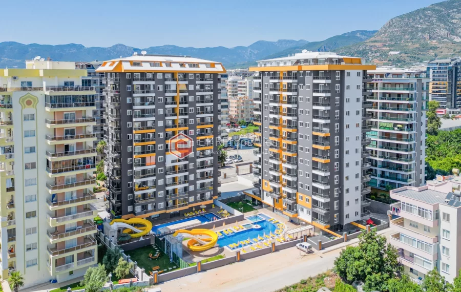 Comfortable Living in the Heart of Mahmutlar, Just Steps from the Sea